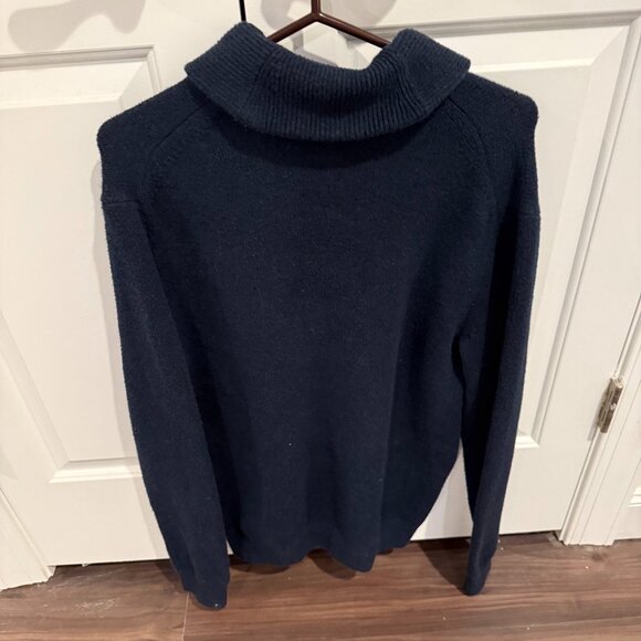 Banana Republic Men's Wrapped Neck Sweater - Navy. New/Never Worn - Picture 2 of 2